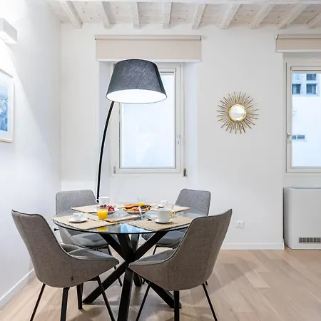 Algila Lifestyle Tornabuoni Apartment Florence