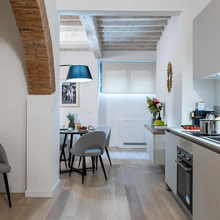 Algila Lifestyle Tornabuoni 아파트 *